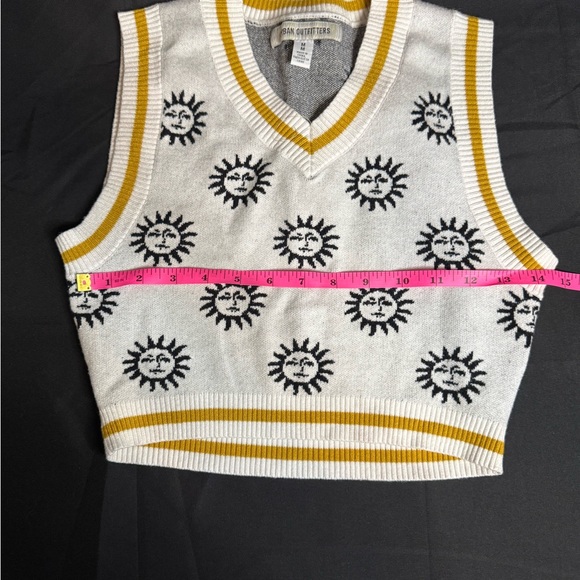 Urban Outfitters Sunburst Knit Vest in White and Yellow - Picture 4 of 5